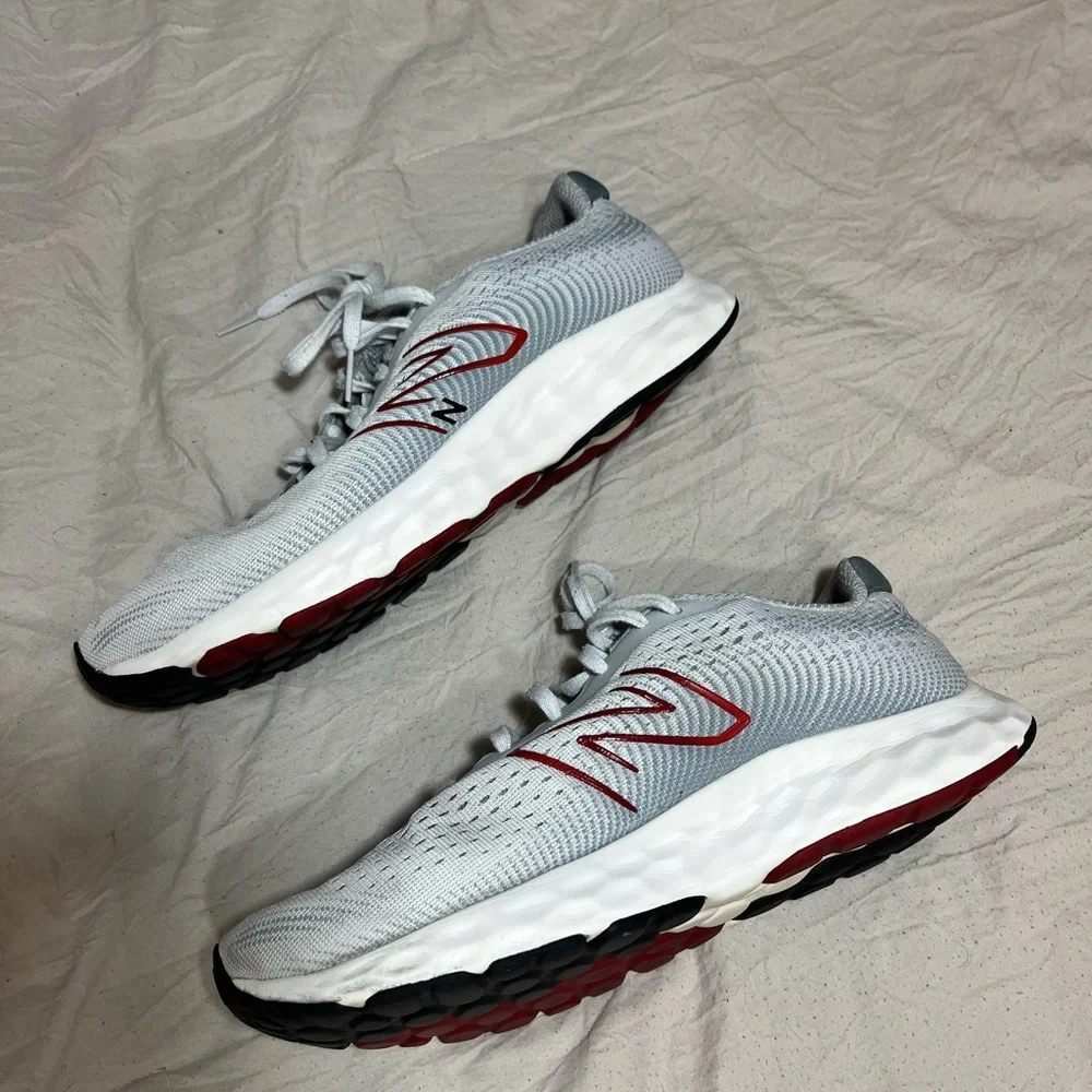 Men’s 9.5 New Balance running shoe - Picture 5 of 5